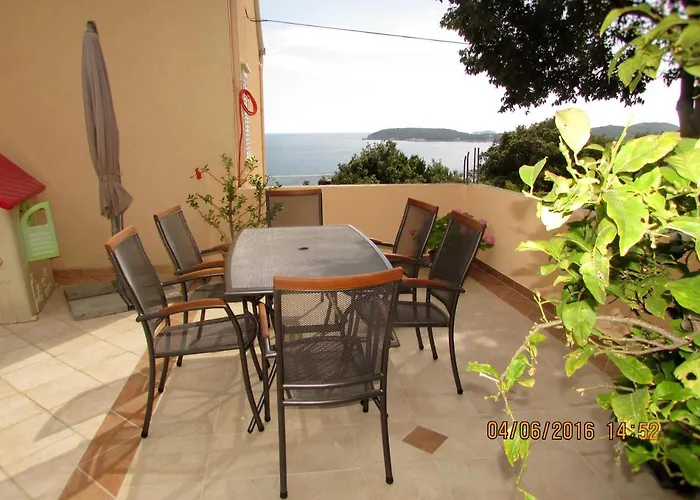 Lägenhet With A Parking Space Vrbica, - 9008